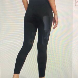 Victoria’s Secret| Knockout, mid rise, leggings| Regular| Size S/P| Black